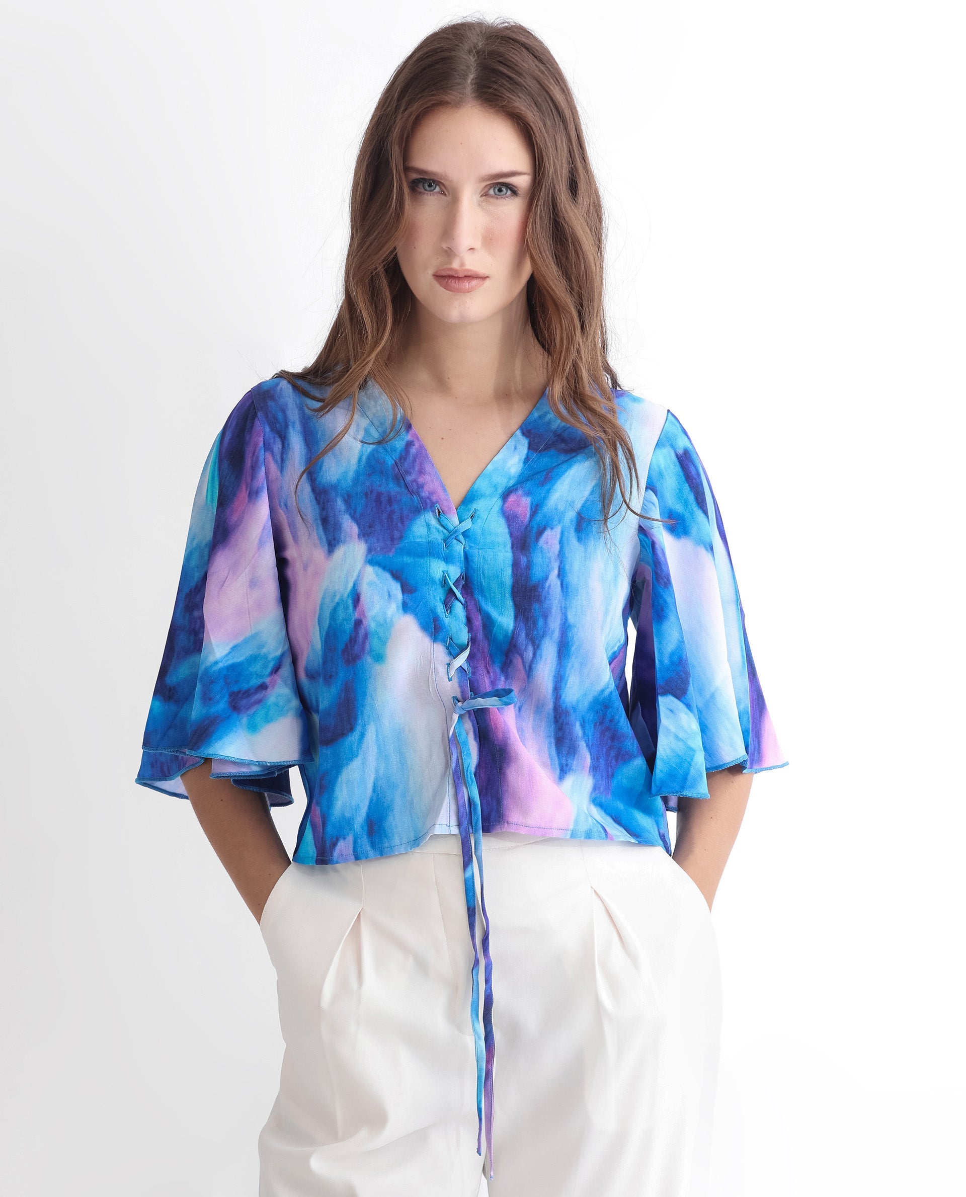 Women'S Eltop Blue Polyester Fabric Short Sleeves Drawstring Closure V-Neck Flared Sleeve Relaxed Fit Abstract Print Cropped Top