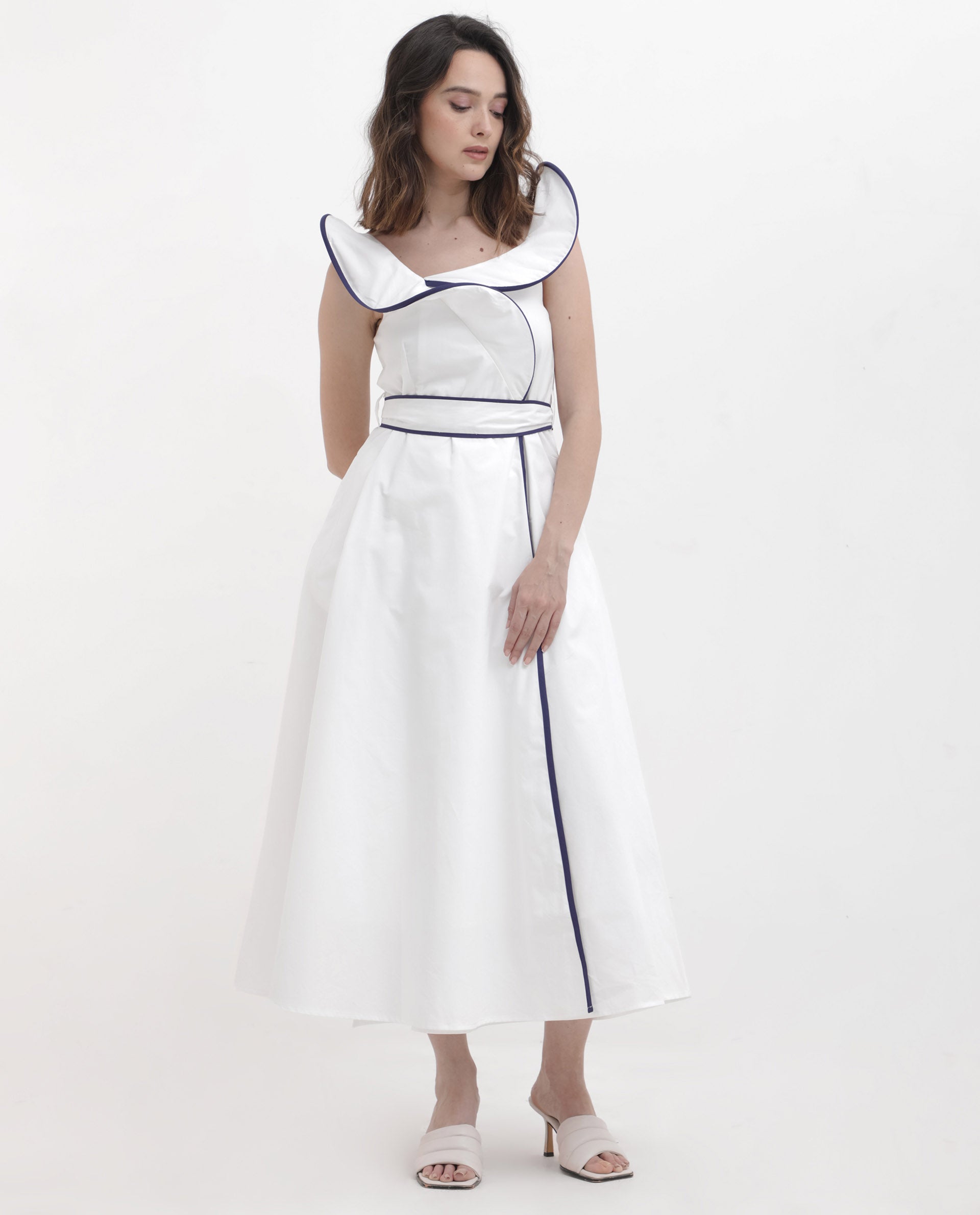 Women'S Demono White Cotton Fabric Sleeveless Collared Neck Solid Longline Dress