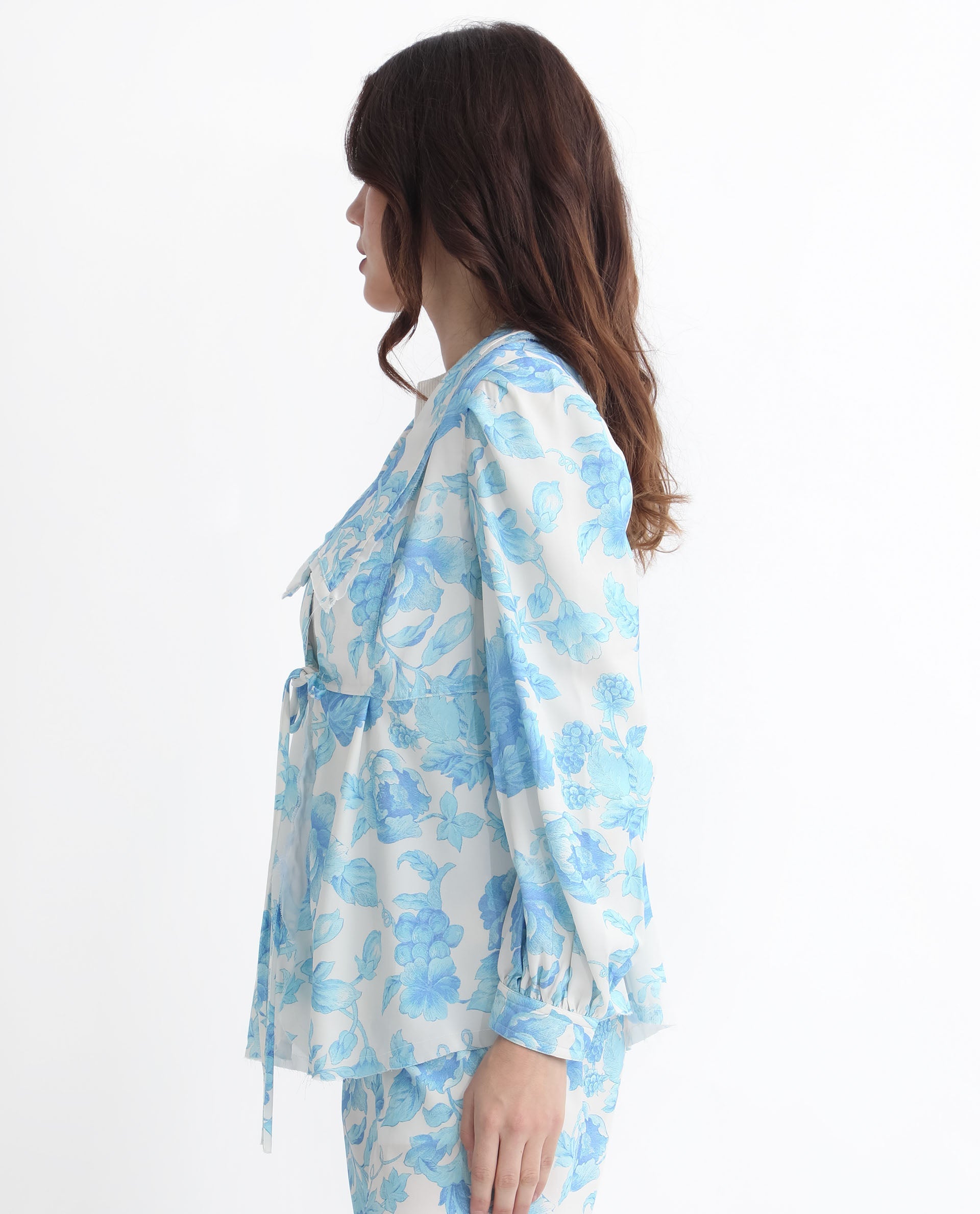 Women'S Enstar Light Blue Polyester Fabric Full Sleeves Tie-Up Closure V-Neck Balloon Sleeve Relaxed Fit Floral Print Top