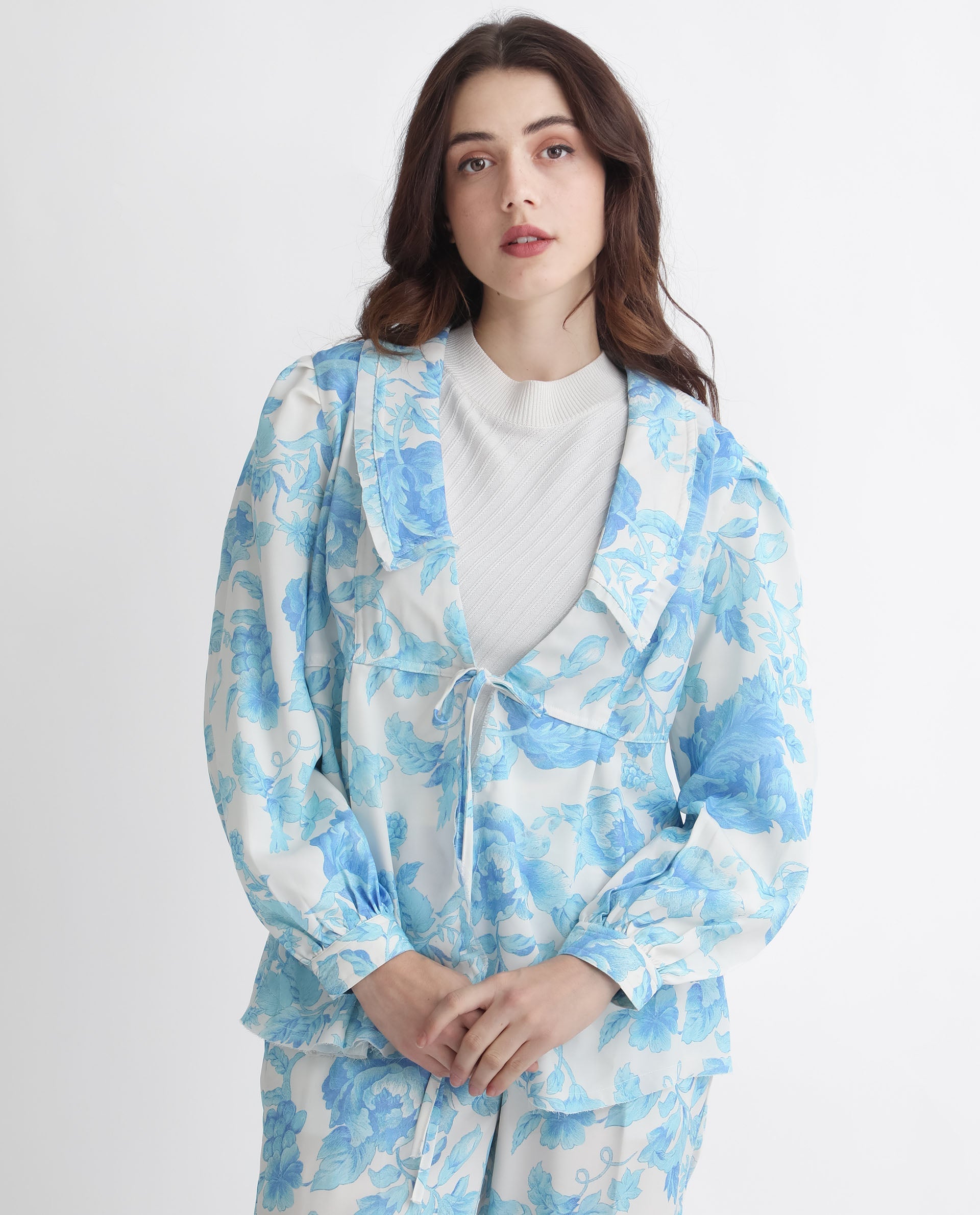 Women'S Enstar Light Blue Polyester Fabric Full Sleeves Tie-Up Closure V-Neck Balloon Sleeve Relaxed Fit Floral Print Top