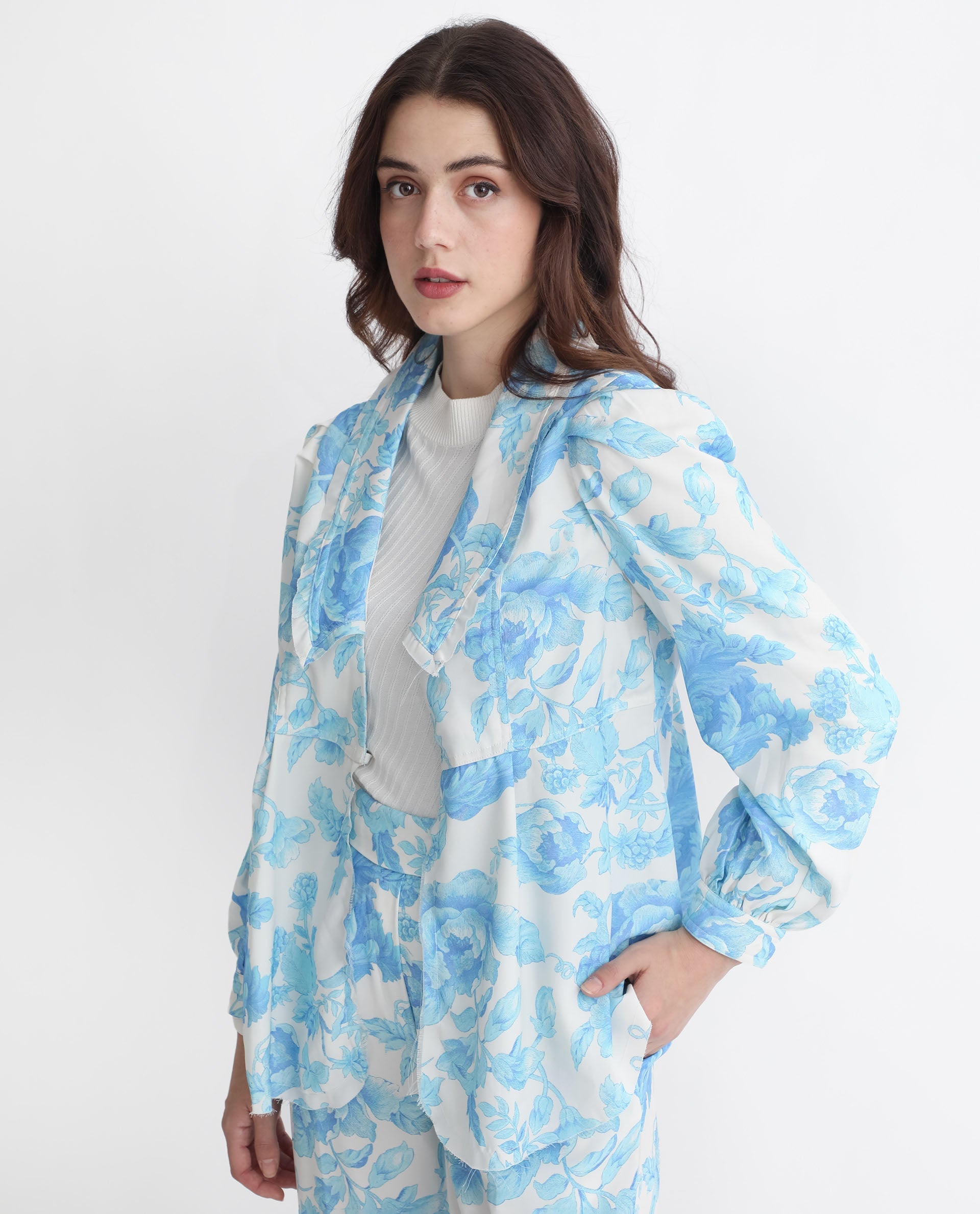 Women'S Enstar Light Blue Polyester Fabric Full Sleeves Tie-Up Closure V-Neck Balloon Sleeve Relaxed Fit Floral Print Top