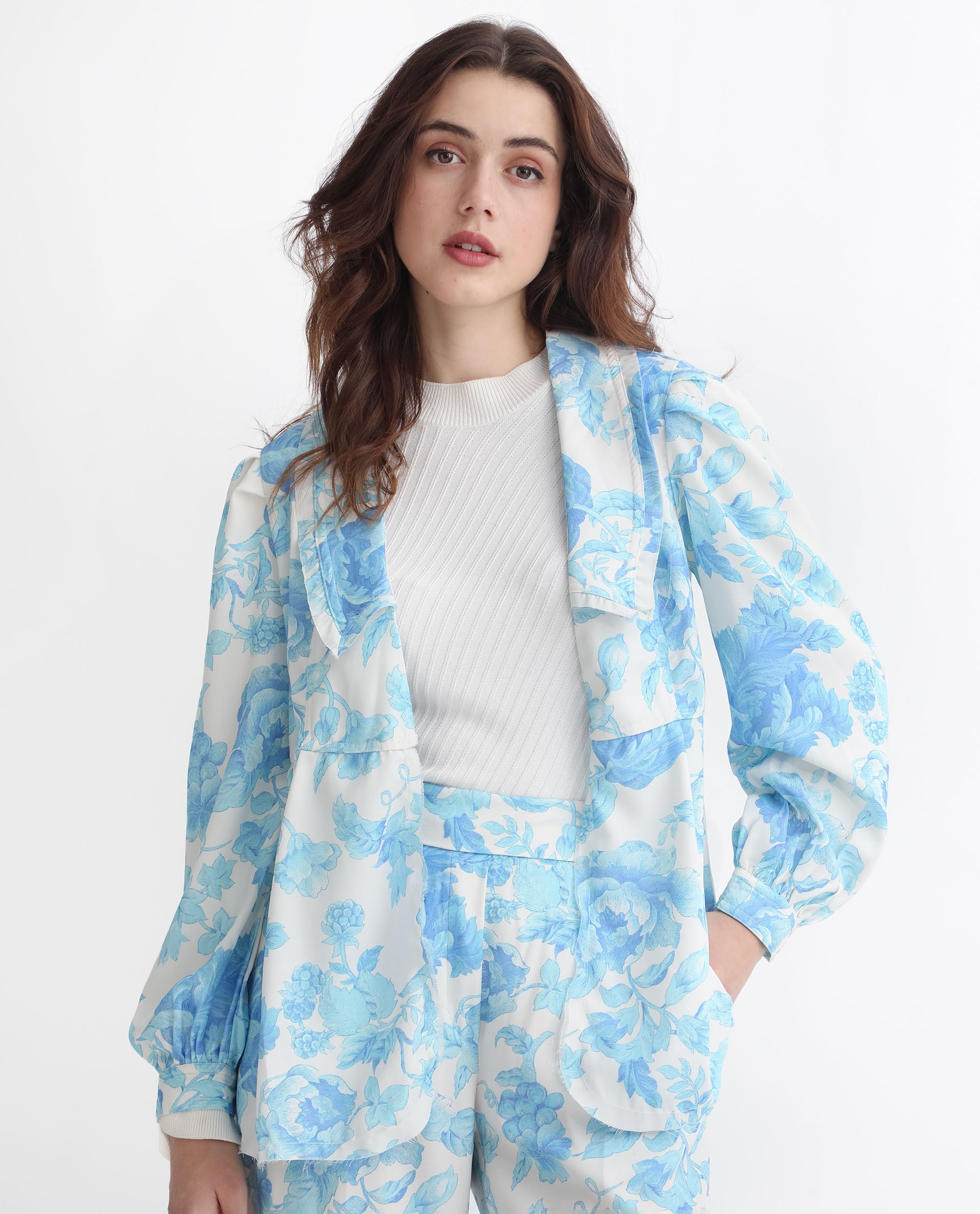 Women'S Enstar Light Blue Polyester Fabric Full Sleeves Tie-Up Closure V-Neck Balloon Sleeve Relaxed Fit Floral Print Top