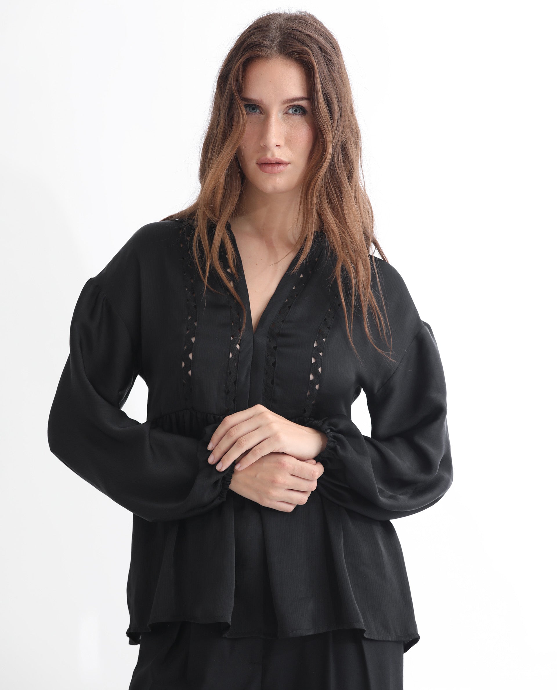 Women'S Gail Black Polyester Fabric Relaxed Fit V-Neck Full Sleeves Solid Top