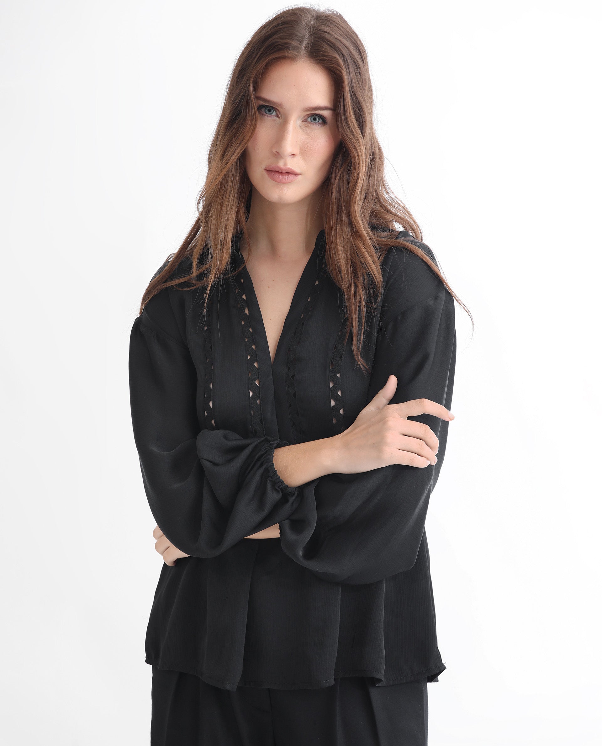 Women'S Gail Black Polyester Fabric Relaxed Fit V-Neck Full Sleeves Solid Top