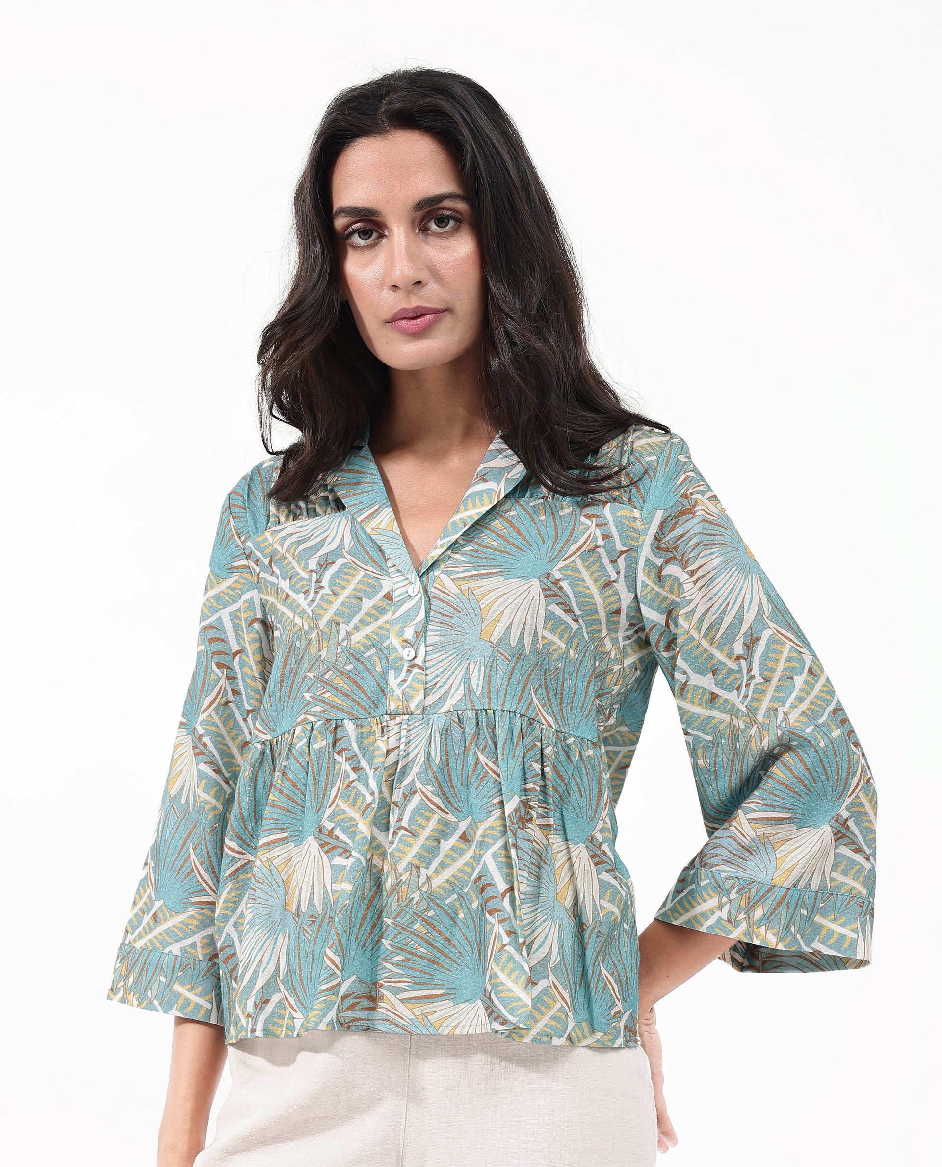 Women'S Karrara Dusky Blue Button Closure 3/4Th Sleeve Lapel Neck Abstract Print Top