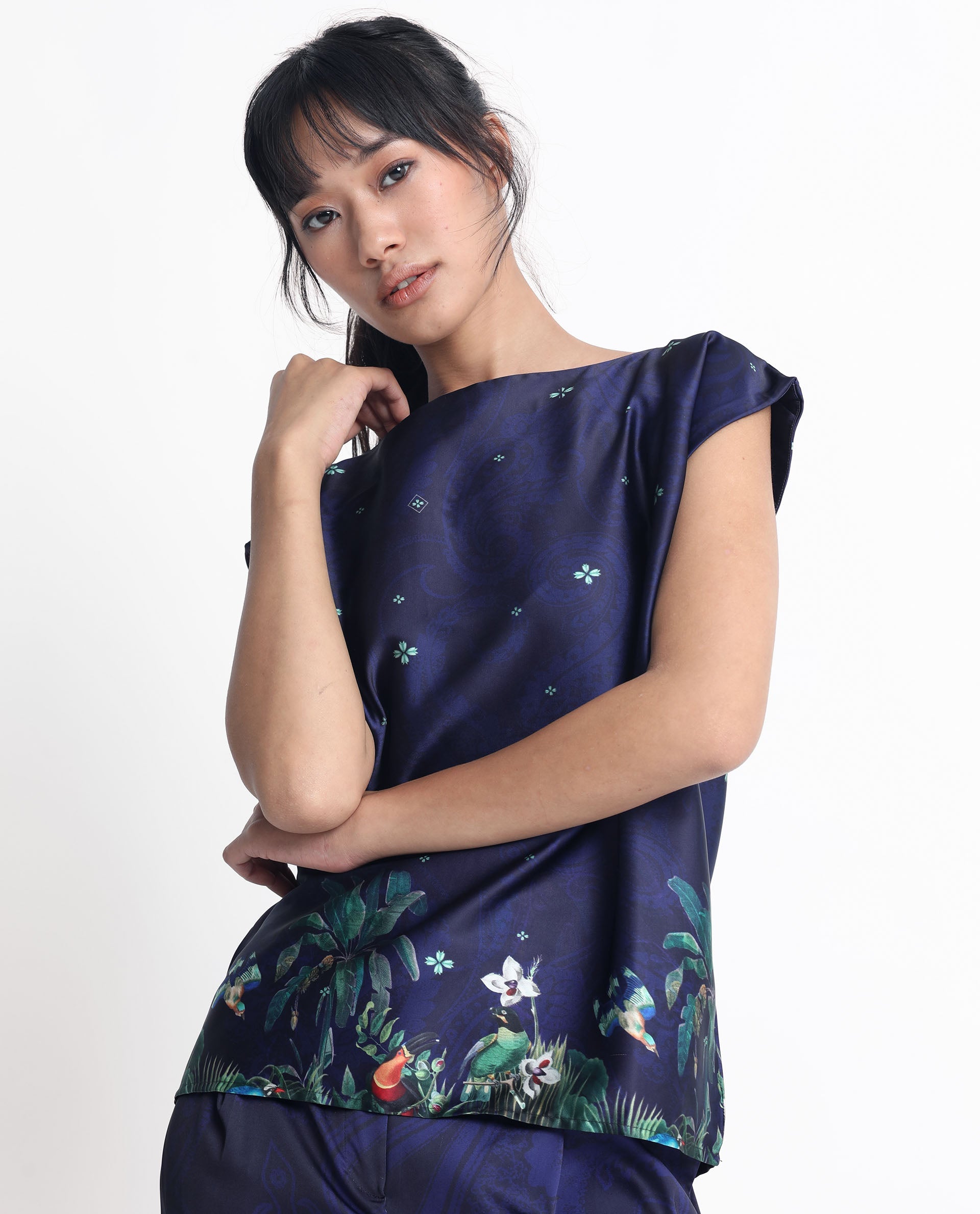 Women'S Kern Navy Polyester Fabric Short Sleeves Boat Neck Extended Sleeve Regular Fit Floral Print Top