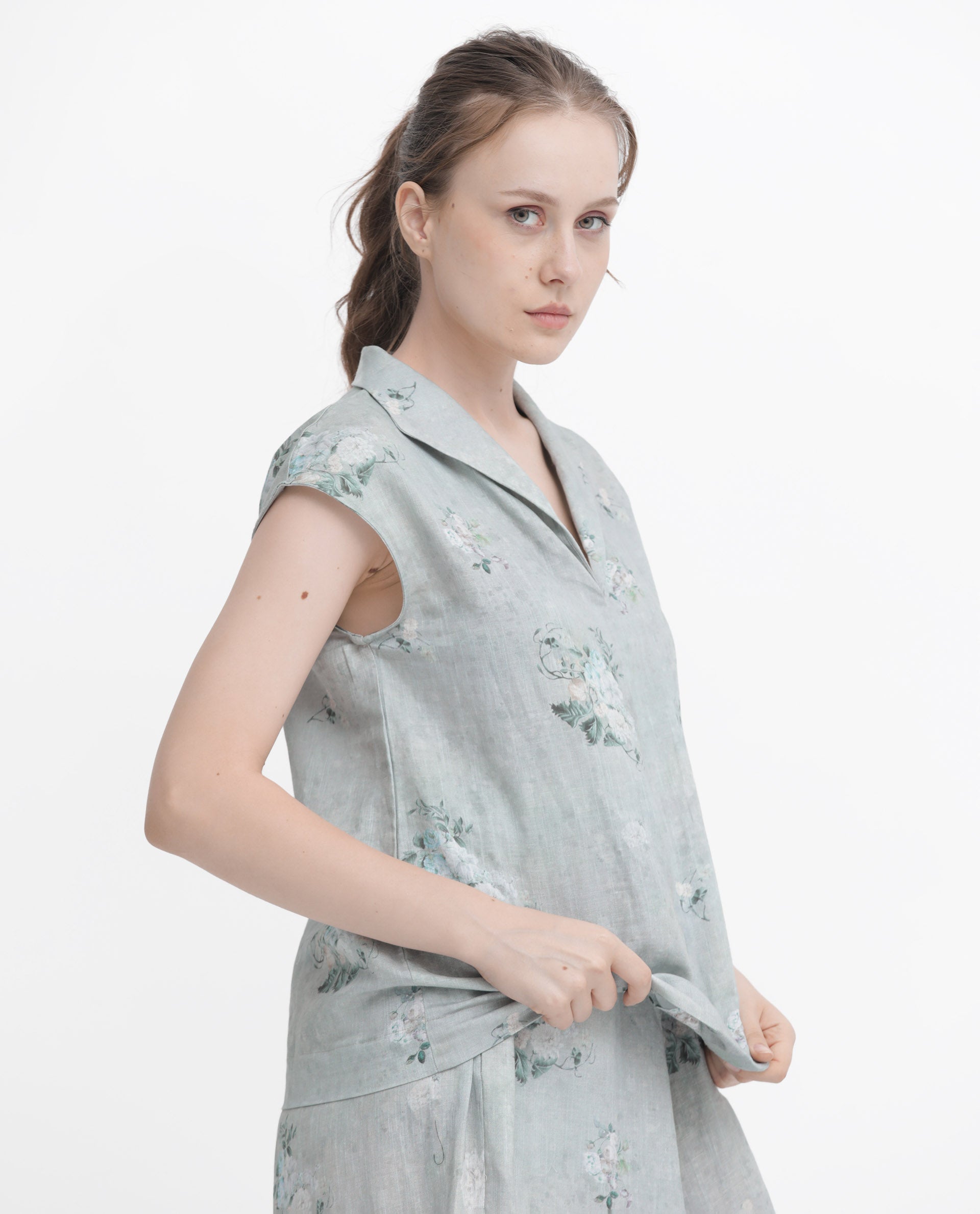 Women'S Kyul-T Dusky Green Cotton Linen Fabric Short Sleeves Collared Neck Extended Sleeve Regular Fit Floral Print Top