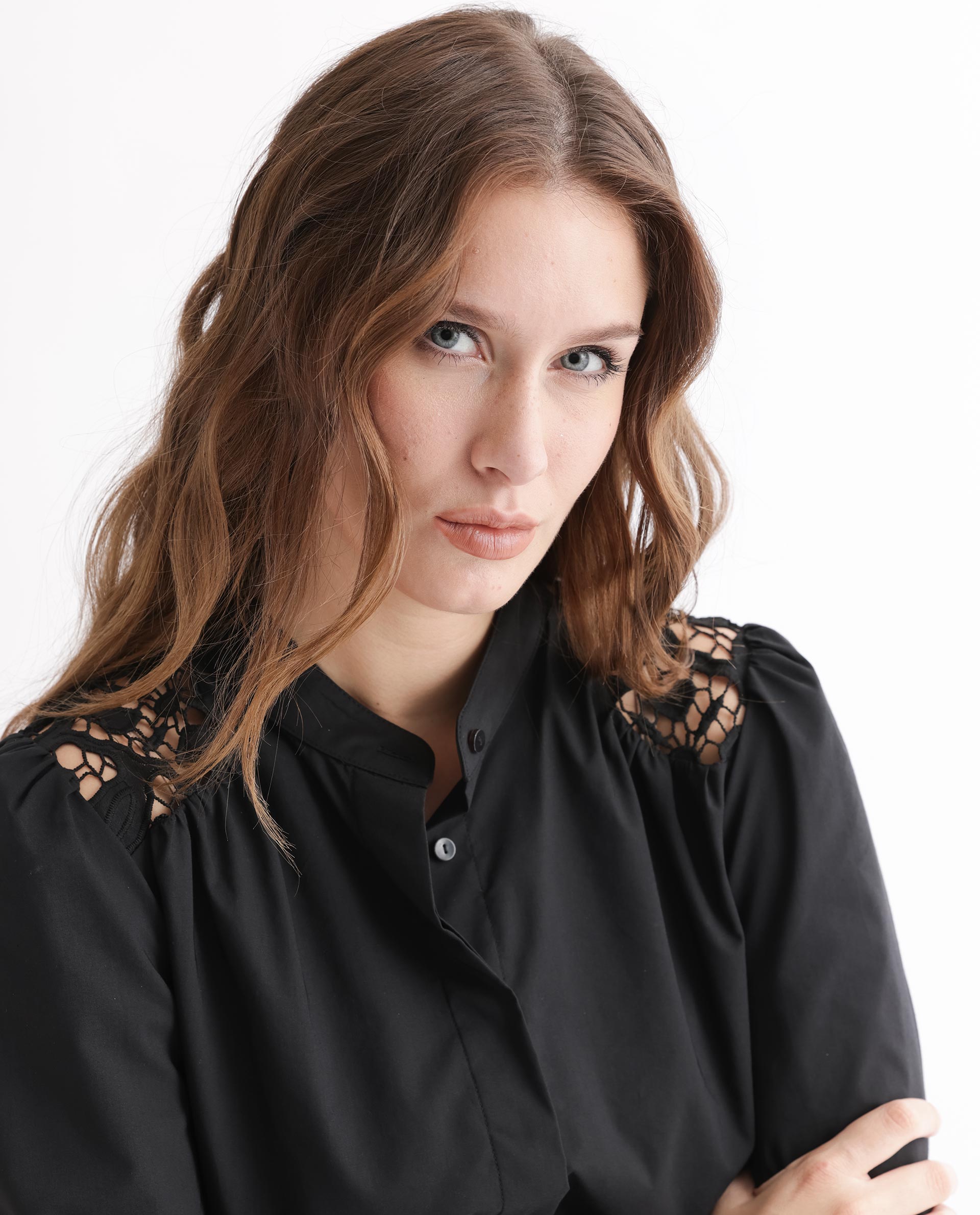 Women'S Laam Black Cotton Blend Fabric Full Sleeves Button Closure Mandarin Collar Balloon Sleeve Regular Fit Plain Top