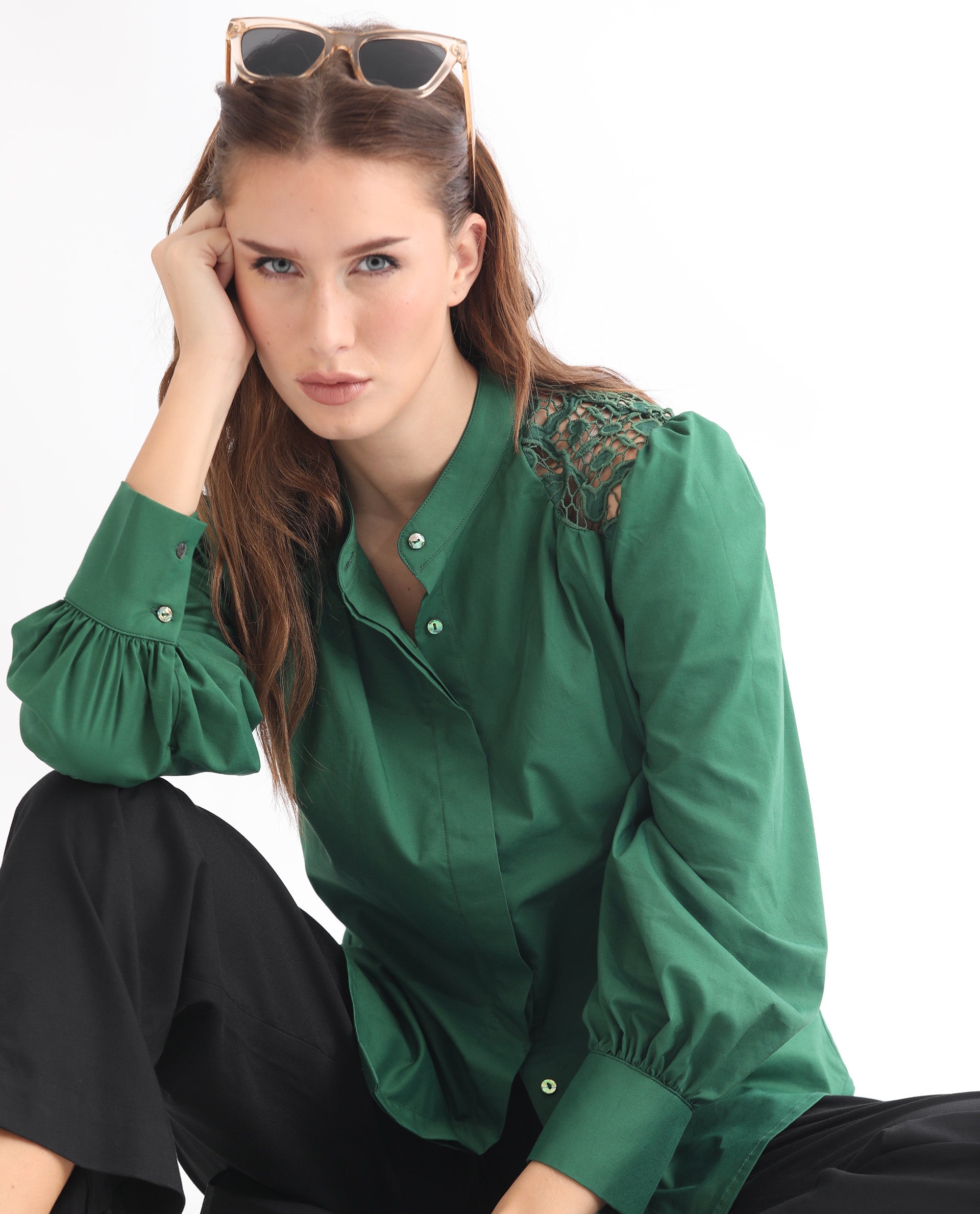 Women'S Laam Dark Green Cotton Blend Fabric Regular Fit Mandarin Collar Full Sleeves Solid Top