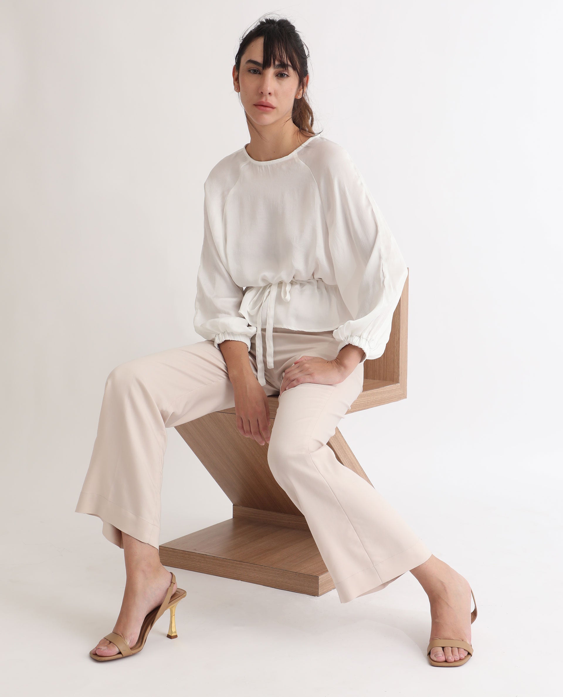 Women'S Lenze White Polyester Fabric Full Sleeves Boat Neck Volume Sleeve Oversized Plain Top
