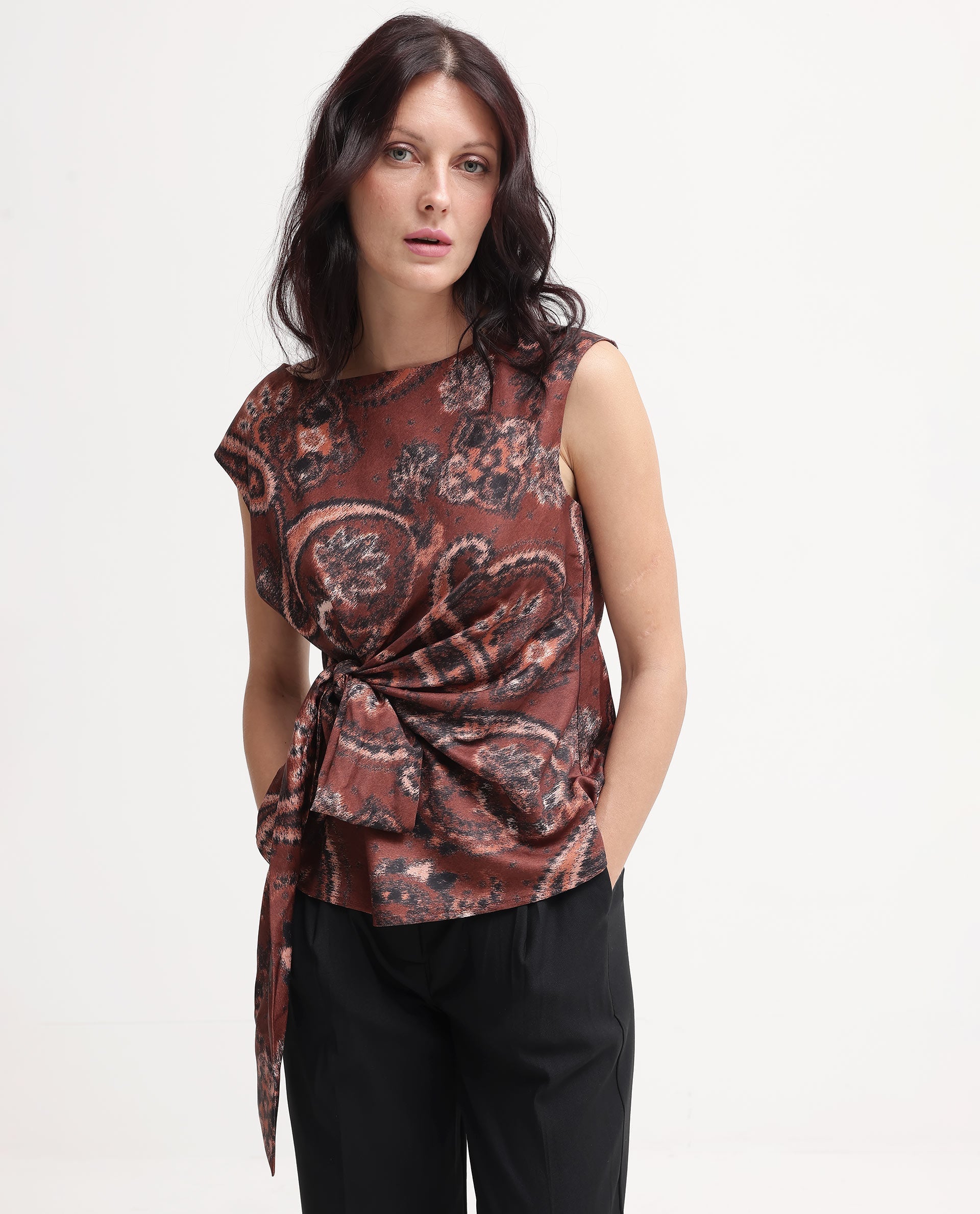 Women'S Levillet Brown Sleeveless Boat Neck Paisley Print Top