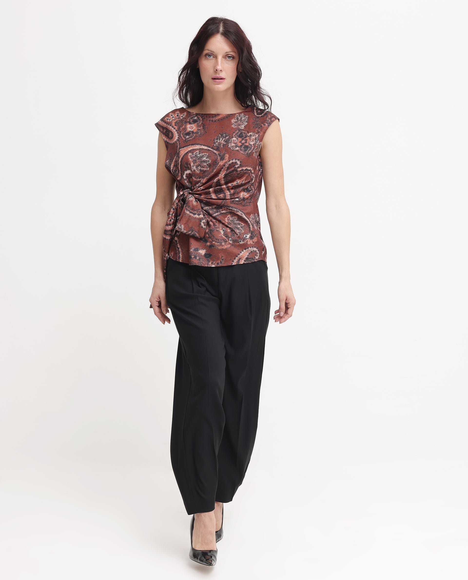 Women'S Levillet Brown Sleeveless Boat Neck Paisley Print Top