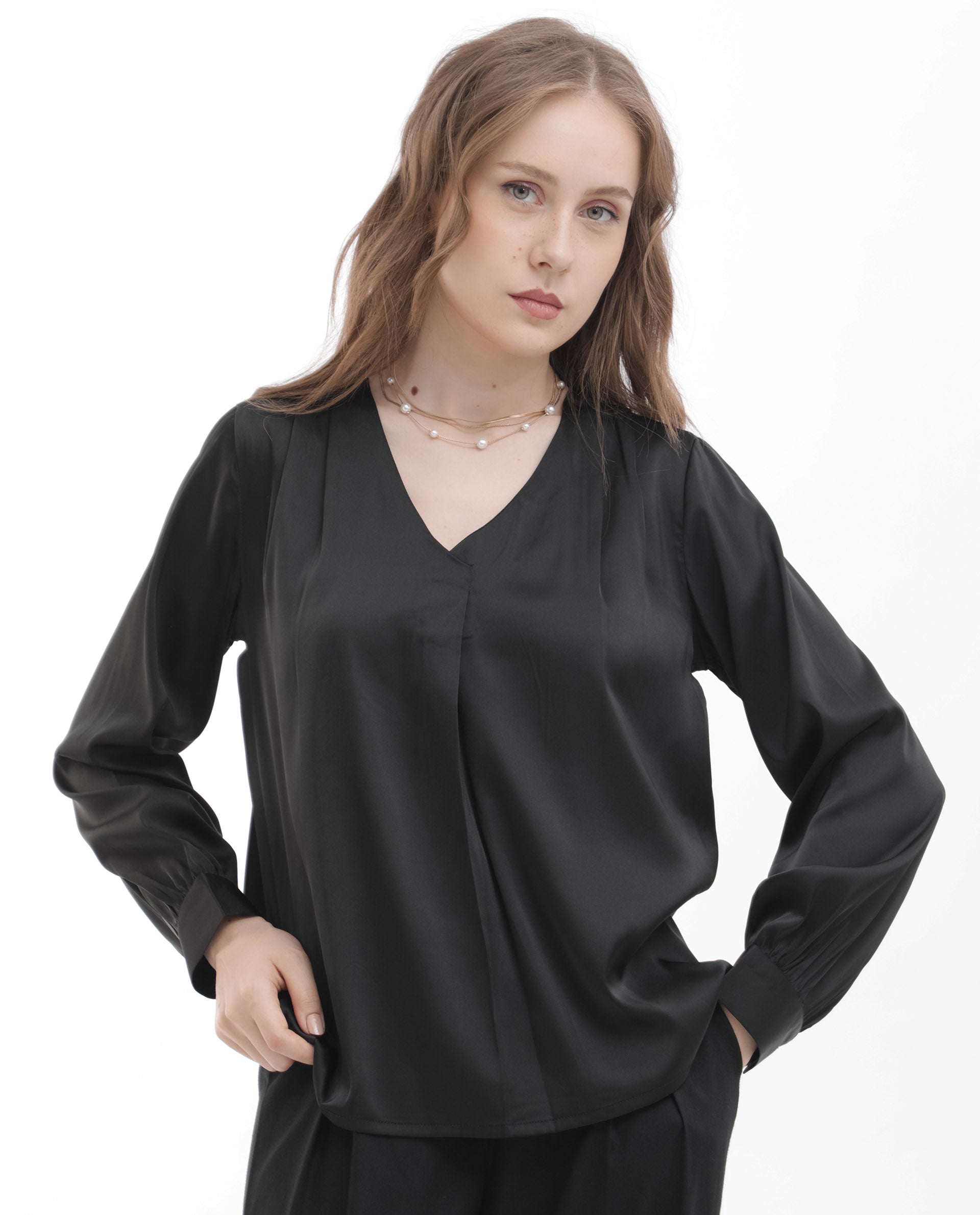 Women'S Lohan Black Polyester Fabric Full Sleeve V-Neck Solid Regular Length Top