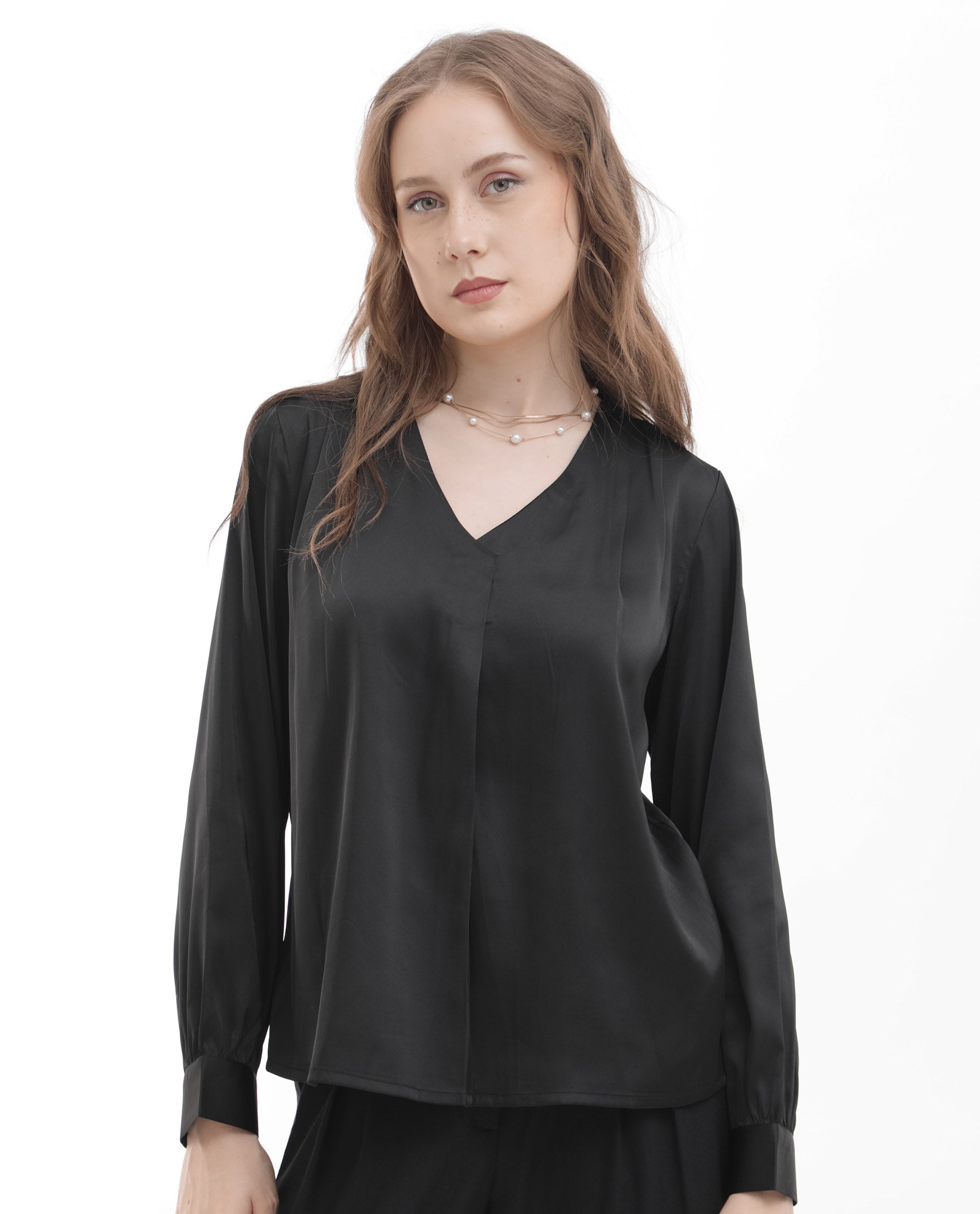 Women'S Lohan Black Polyester Fabric Full Sleeve V-Neck Solid Regular Length Top