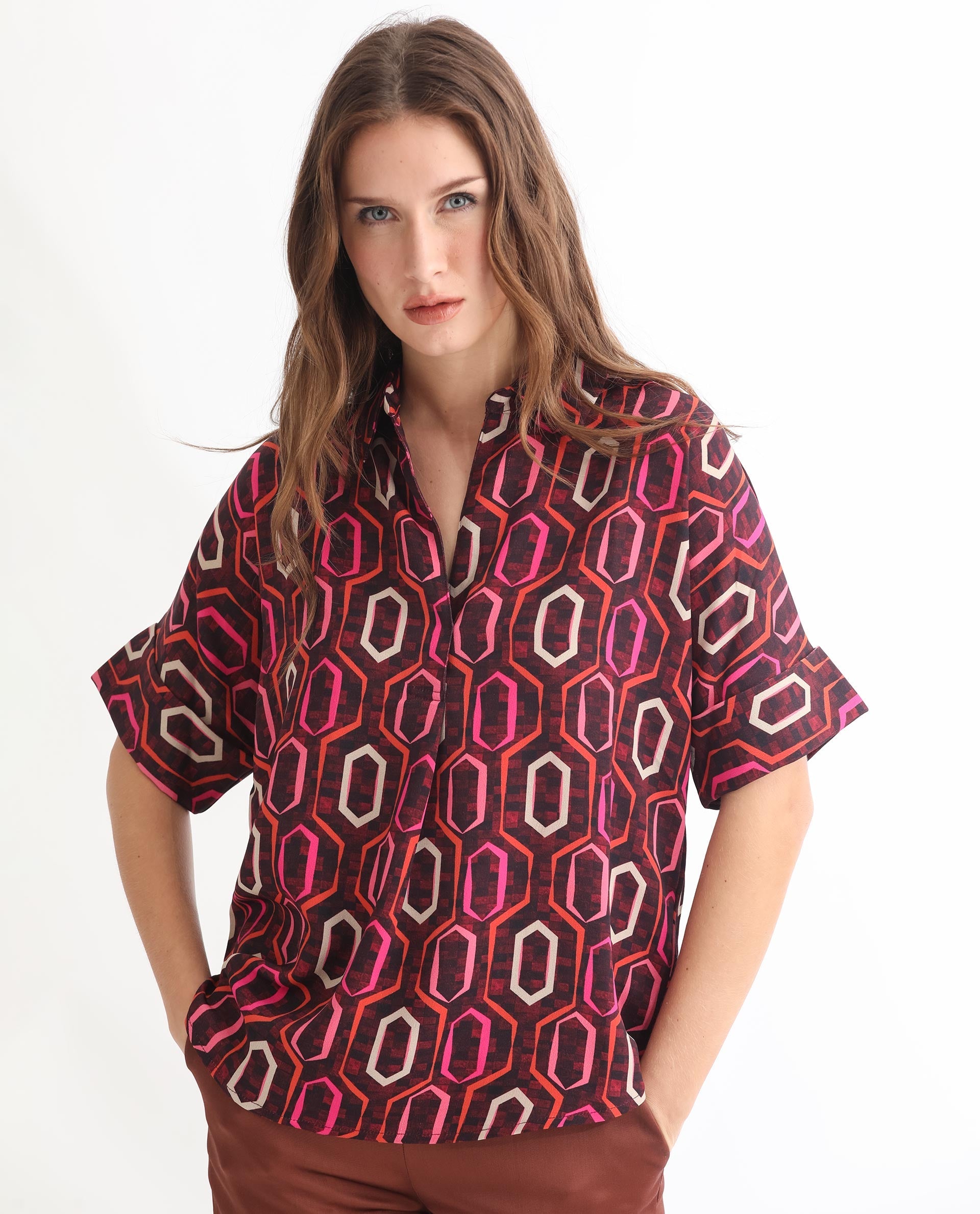 Women'S Peru Brown Polyester Fabric Short Sleeves Button Closure Drop Collar Cuffed Sleeve Relaxed Fit Geometric Print Top