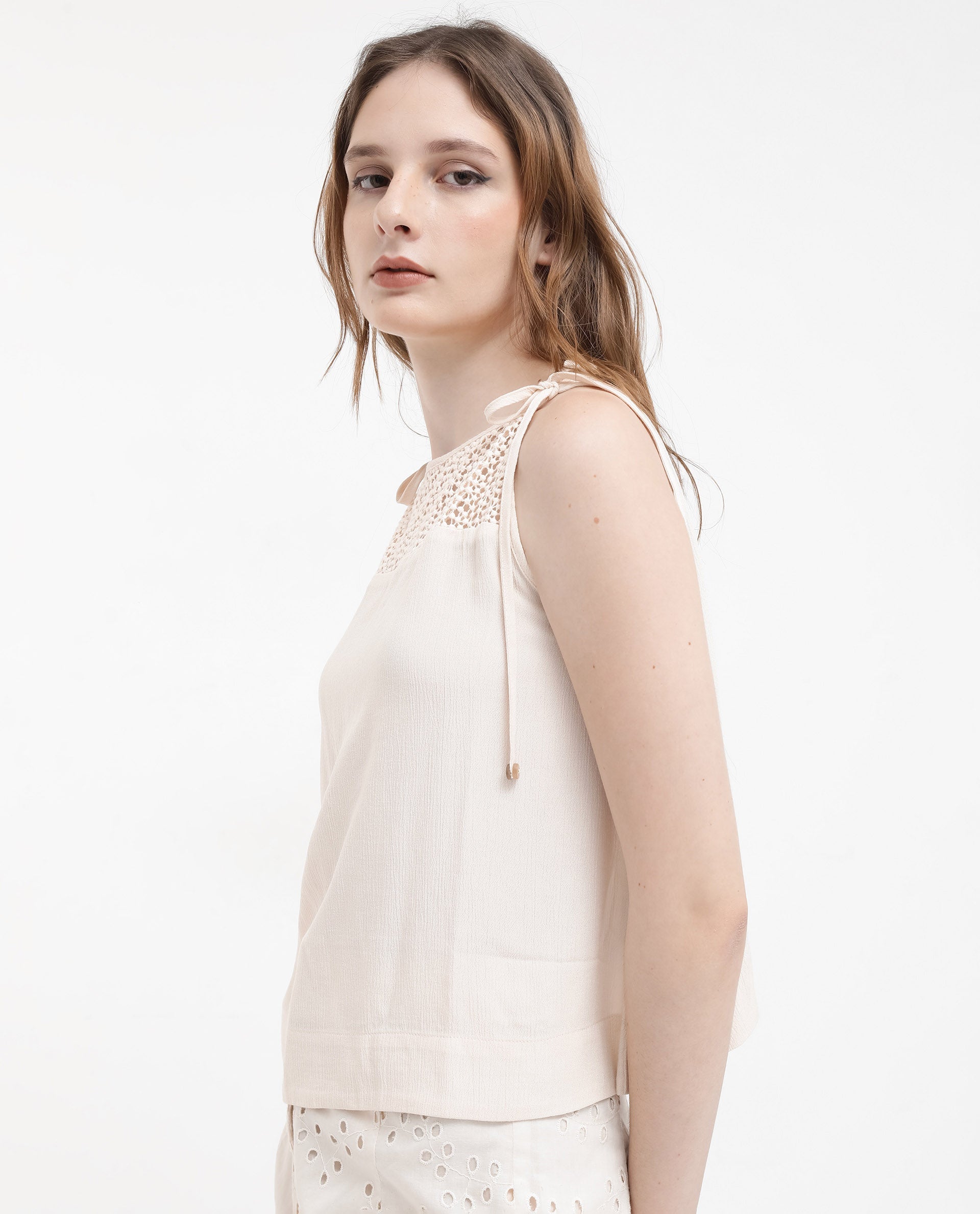 Women'S Terni Off White Elegant Lace Detail Top With Strap Tie-Up