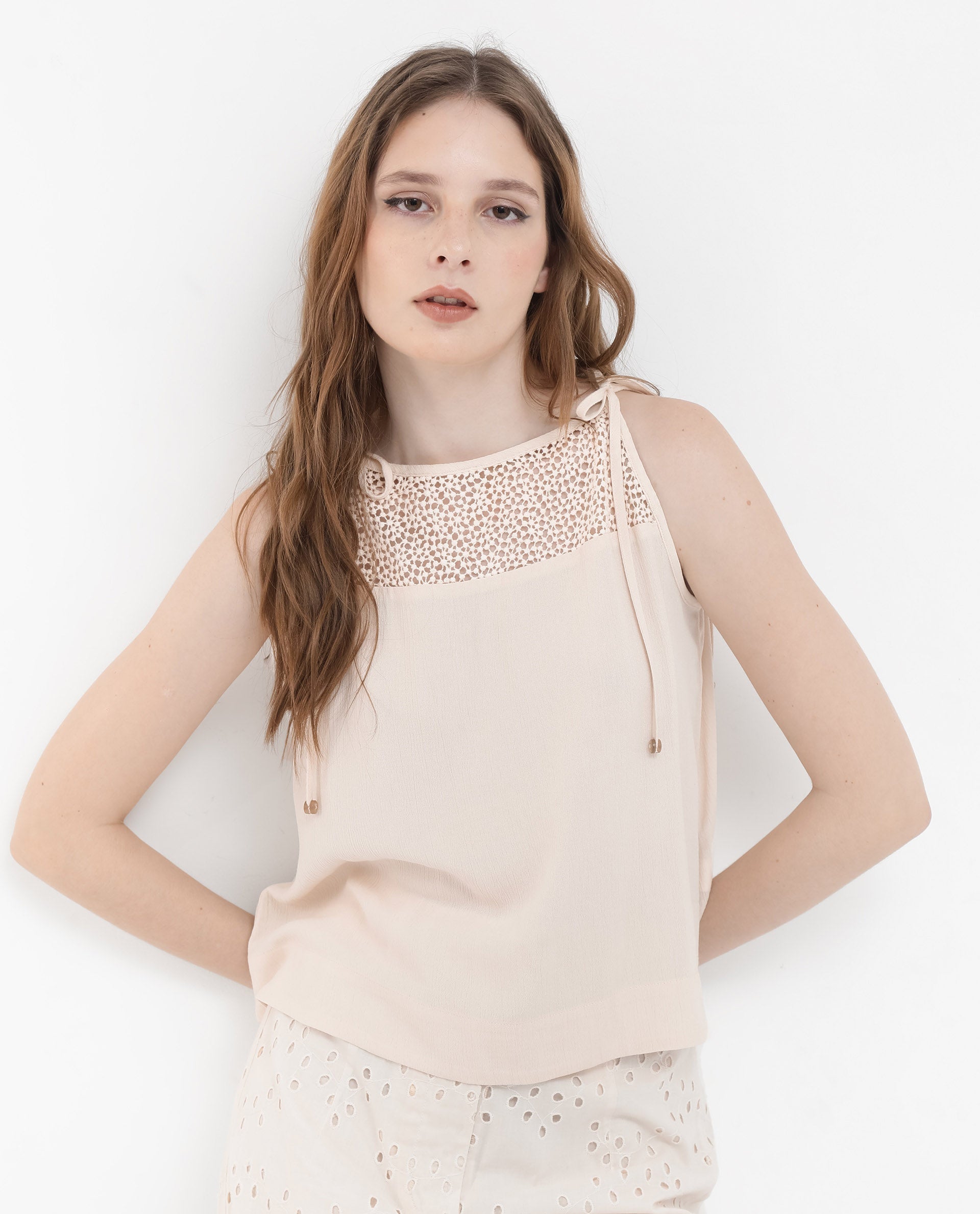 Women'S Terni Off White Elegant Lace Detail Top With Strap Tie-Up