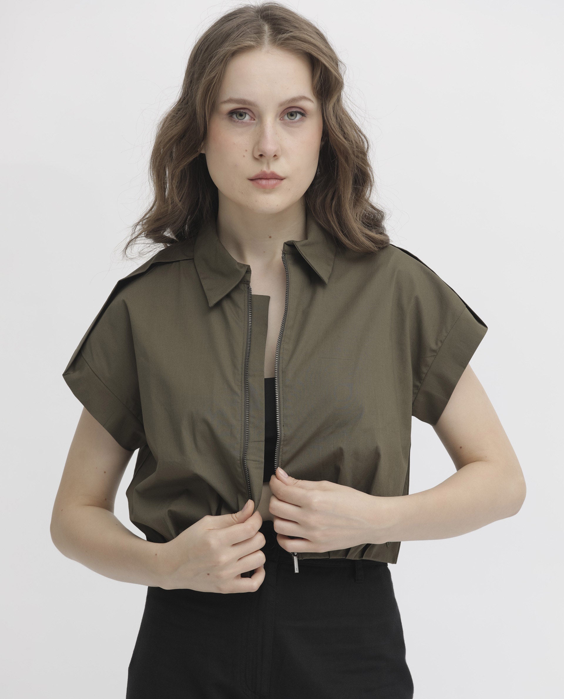 Women'S Zuckery Olive Cotton Polyester Fabric Short Sleeves Zip Closure Collared Neck Extended Sleeve Regular Fit Plain Cropped Top
