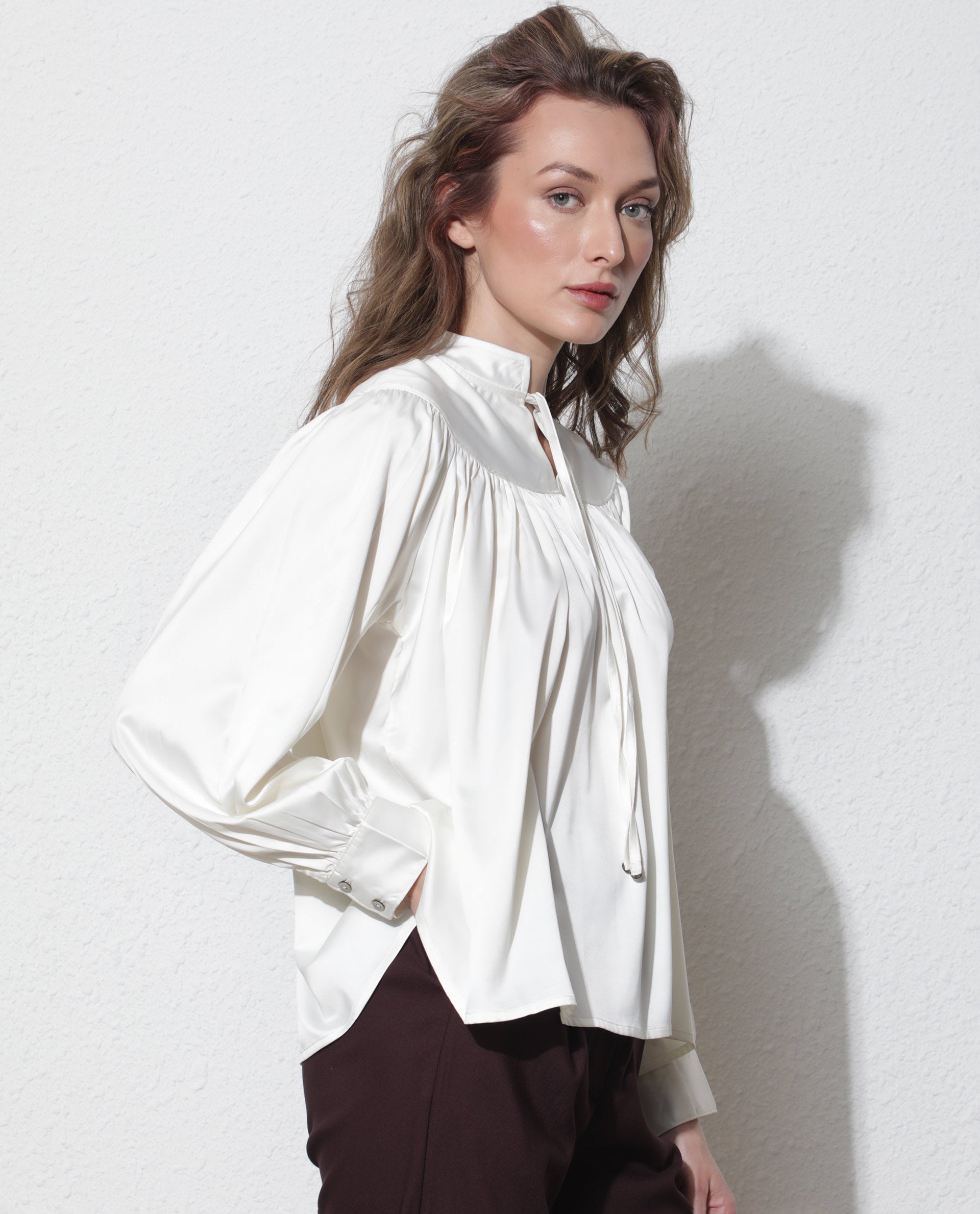 WOMEN'S TIA WHITE TOP POLYESTER FABRIC FULL SLEEVES SOLID