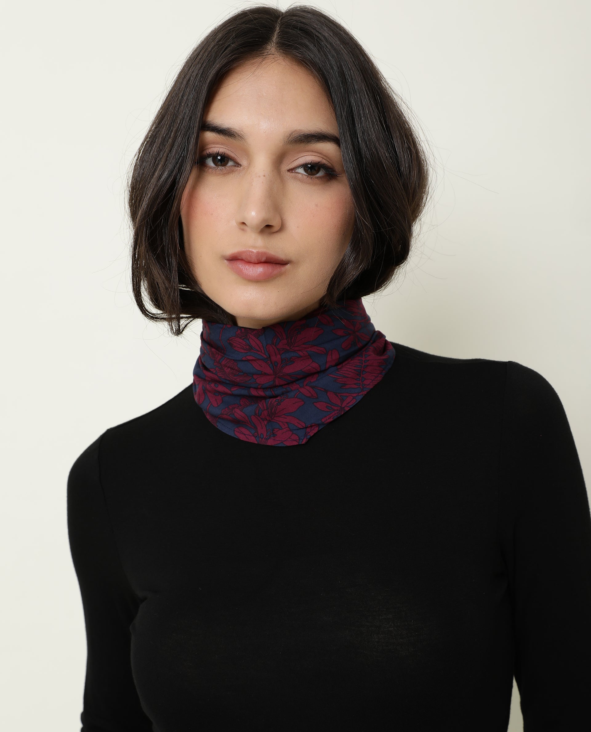 WOMEN'S MASON NAVY SCARF