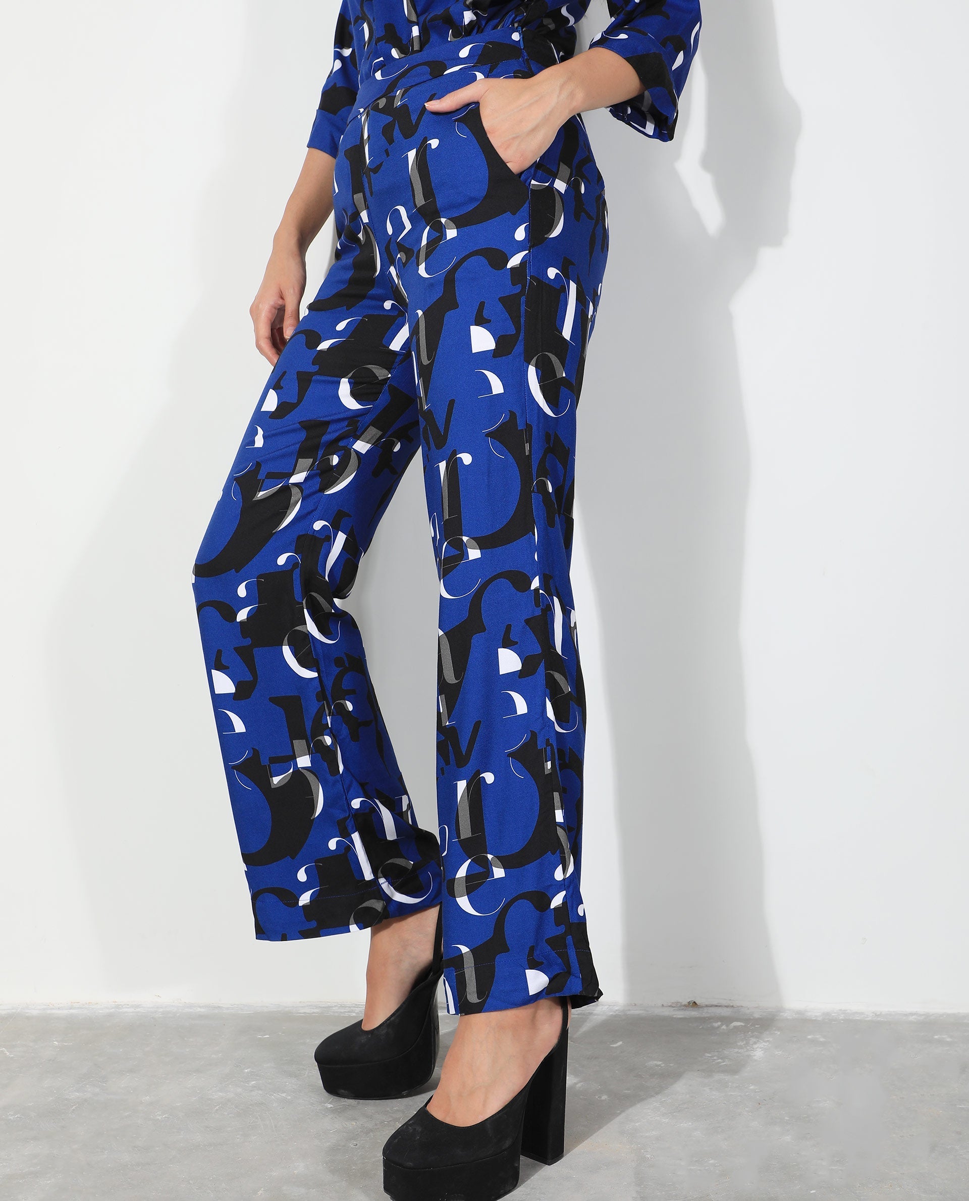 WOMEN'S RYAN BLUE TROUSER VISCOSE FABRIC MID RISE PRINTED